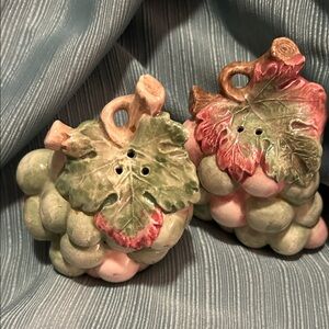 FITZ and FLOYD Grape Cluster Salt and Pepper Shakers